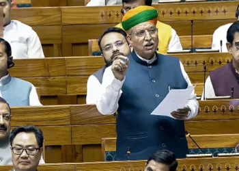 പ്രതിപക്ഷ ബഹളത്തിനിടെ ചർച്ചയില്ലാതെ ബിൽ പാസാക്കി കേന്ദ്രസർക്കാർ ; ട്രൈബ്യൂണൽ പരിഷ്കരണ ബില്ലിന് ലോക്‌സഭയുടെ അംഗീകാരം