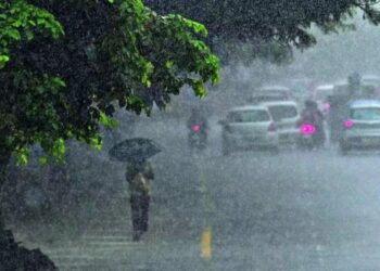 കേരളത്തിൽ അതിതീവ്ര മഴ : മൂന്ന് ജില്ലകളിൽ ഉരുൾപൊട്ടൽ; 3 മരണം, കൺട്രോൾ റൂമുകൾ തുറന്നു