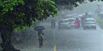 കേരളത്തിൽ അതിതീവ്ര മഴ : മൂന്ന് ജില്ലകളിൽ ഉരുൾപൊട്ടൽ; 3 മരണം, കൺട്രോൾ റൂമുകൾ തുറന്നു