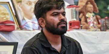 വിരമിച്ച സർക്കാർ ജീവനക്കാരന് മകനെ അമേരിക്കയിൽ പഠിപ്പിക്കാൻ കോടികൾ എവിടെനിന്ന്?പാറ്റ നേതാവിൻ്റെ സാമ്പത്തിക സ്രോതസ്സ് അന്വേഷിക്കണം