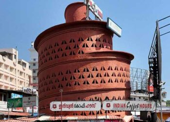 ബീറ്റ്റൂട്ട് കട്ലറ്റും രാജകീയ തലപ്പാവുള്ള സപ്ലയർമാരും! ഇന്ത്യൻ കോഫി ഹൗസ്