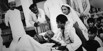 പാകിസ്താന് 55 കോടി നൽകാൻ കാരണമായ ആ തീരുമാനം; മഹാത്മാ ഗാന്ധിയുടെ അവസാന നിരാഹാര സത്യഗ്രഹത്തിന് പിന്നിലെ കഥ ഇങ്ങനെ!