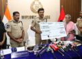 ‘തലയ്ക്ക് 20 ലക്ഷം വിലയിട്ട കമ്യൂണിസ്റ്റ് ഭീകര നേതാവ് കീഴടങ്ങി; പ്രമുഖ നടന്റെ മകൾ രാജ്യദ്രോഹ പാത വെടിഞ്ഞു! പൊലീസിന് മുന്നിൽ കീഴടങ്ങി