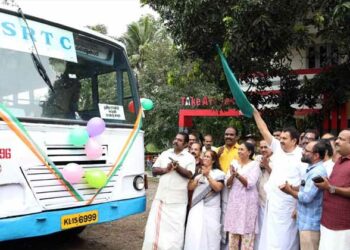 ‘സ്ത്രീകൾക്ക് സൗജന്യ ബസ് യാത്ര ഉടൻ നിർത്തണം!’; പ്രിയദർശിനി പദ്ധതിക്കെതിരെ നീക്കവുമായി സ്വകാര്യ ബസ് ഉടമകൾ; കോംപറ്റീഷൻ കമ്മിഷൻ ഹർജി ഫയലിൽ സ്വീകരിച്ചു!