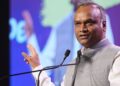 ‘ഞാൻ രാജിവെക്കണമെങ്കിൽ 25 ദിവസം നിരാഹാരം കിടക്കൂ, ലാത്തിച്ചാർജ് നേരിടൂ’ ; കർണാടക പോലീസ് പരീക്ഷ തട്ടിപ്പിൽ ഉദ്യോഗാർത്ഥികളെ പരിഹസിച്ച് പ്രിയങ്ക് ഖാർഗെ