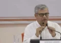 അസംബ്ലിങ് മാത്രം പോരാ; സ്മാർട്ട്‌ഫോണിന്റെ ഉള്ളറകളിലേക്കും ഇന്ത്യയുടെ ‘മേക്ക് ഇൻ ഇന്ത്യ’; വമ്പൻ പ്രഖ്യാപനവുമായി അശ്വിനി വൈഷ്ണവ്