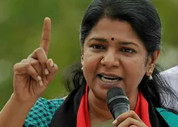 ദേശീയ തലത്തിൽ മൂന്നാം മുന്നണി രൂപീകരണത്തിന് അണിയറയിൽ ചർച്ചകൾ സജീവം; കൊൽക്കത്തയിലെത്തി മമതാ ബാനർജിയെ കണ്ട് ഡി.എം.കെ നേതാവ് കനിമൊഴി