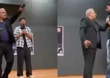 സിനിമാ ഡയലോഗ് വിളിച്ചുപറഞ്ഞ വിദ്യാർഥി; വേദിയിലേക്ക് വിളിച്ച് കോളറിൽ പിടിച്ച് അധ്യാപകൻ; നിർമ സർവകലാശാലയിലെ വീഡിയോ ചർച്ചയിൽ