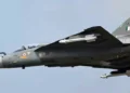 സ്വദേശി നിർമ്മിത യുദ്ധവിമാനങ്ങളും ഹെലികോപ്റ്ററുകളും വ്യോമസേനയ്ക്ക് കൈമാറി; പ്രതിരോധ രംഗത്ത് വൻ കുതിച്ചുചാട്ടവുമായി ഇന്ത്യ