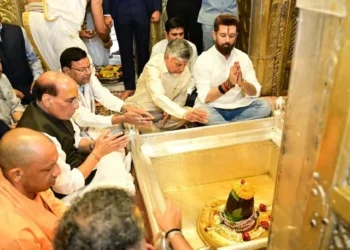 പ്രധാനമന്ത്രിയുടെ ജന്മദിനം: കാശിയിൽ പ്രത്യേക പ്രാർത്ഥനകളുമായി പ്രമുഖ എൻഡിഎ നേതാക്കൾ