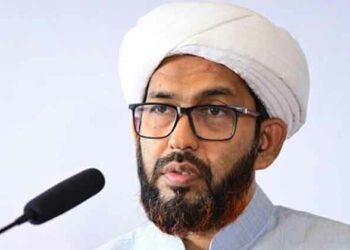 സ്ത്രീകൾ ഇറങ്ങിയാൽ കൂടെ പിശാചുണ്ടാകുമെന്ന് എഴുതിയത് മൗദൂദി; സ്ഥാപകനെ തള്ളാൻ ജമാഅത്തെ ഇസ്‌ലാമി തയ്യാറുണ്ടോ?’: വെല്ലുവിളിയുമായി അസ്ഹരി!