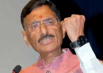 ‘ഇന്ത്യയുടെ പ്രതിരോധ കയറ്റുമതി കുതിച്ചുയരുന്നു; മീററ്റിലെ സൂര്യകിരൺ എയർ ഷോയിൽ ആവേശം അലതല്ലി പതിനായിരങ്ങൾ