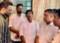 എന്തിനും ഞങ്ങൾ കൂടെയുണ്ട്’,റിപ്പോർട്ടർ ടിവി ആസ്ഥാനത്ത് എസ്‌ഡിപിഐ നേതാക്കൾ