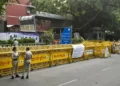 അഭിജീത് ദിപ്കെയ്ക്ക് വീട്ടിലെത്തി നോട്ടീസ് നൽകി ഡൽഹി പോലീസ് ; ‘തിരംഗ മാർച്ച്’ ഉപേക്ഷിക്കണമെന്ന് ആവശ്യം