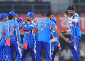 ഇന്ത്യൻ ബൗളിങ് നിര ‘പല്ലില്ലാത്ത സിംഹങ്ങളോ”? വിമർശനങ്ങൾ തള്ളി ഭരത് അരുൺ