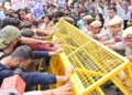 പാറ്റകൾക്ക് പണി കിട്ടി; അഞ്ഞൂറു പേരെ കൊണ്ട് ജന്ദർ മന്ദർ നിറയ്ക്കുന്ന പരിപാടി ഇനി നടക്കില്ല