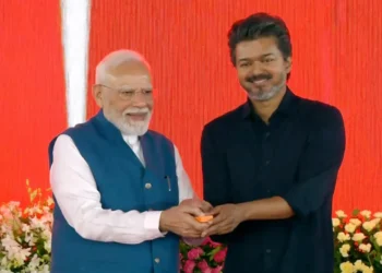 തമിഴ്‌നാടിന്റെ വികസനത്തിന് ഒന്നിച്ച് കൈകോർക്കാം ; മുഖ്യമന്ത്രി വിജയുടെ വികസന പ്രവർത്തനങ്ങൾക്ക് പിന്തുണ നൽകുമെന്ന് പ്രധാനമന്ത്രി മോദി