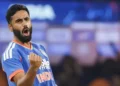 ഞാൻ പ്രധാനമായും ബാറ്റ്സ്മാനാണ്, പക്ഷെ പന്ത് തന്നാൽ വിക്കറ്റെടുക്കും; മനസ്സ് തുറന്ന് നമൻ ധീർ