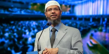 ബി.ജെ.പി അധികാരത്തിൽ നിന്ന് പോയാൽ മാത്രം ഇന്ത്യയിലേക്ക് മടങ്ങും, രാഹുൽ ഗാന്ധി തന്നെയാണ് ഭേദമെന്ന് വിവാദ മതപ്രഭാഷകൻ സാക്കിർ നായിക്