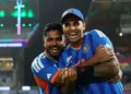 സഞ്ജുവിന്റെ എയർപോർട്ട് ചിത്രത്തിന് സൂര്യകുമാറിന്റെ കിടിലൻ മറുപടി; വൈറലായി ഇന്ത്യൻ താരങ്ങളുടെ സൗഹൃദം