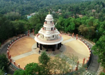 ശിവഗിരി മഠത്തിനെതിരെയുള്ള വ്യാജപ്രചാരണങ്ങൾക്കു പിന്നിൽ ഗൂഢ അജണ്ട; സ്വാമി പ്രബോധ തീർത്ഥയുടെ ഫേസ്ബുക്ക് കുറിപ്പ് വൈറലാകുന്നു