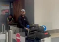 ഒരു നോക്ക് കാണാൻ ദിവസങ്ങളോളം കാത്തുനിന്ന് ആരാധകർ’; കോഹ്‌ലിയുടെ വരവോടെ ഇളകിമറിഞ്ഞ് ന്യൂസിലൻഡ് വിമാനത്താവളം!